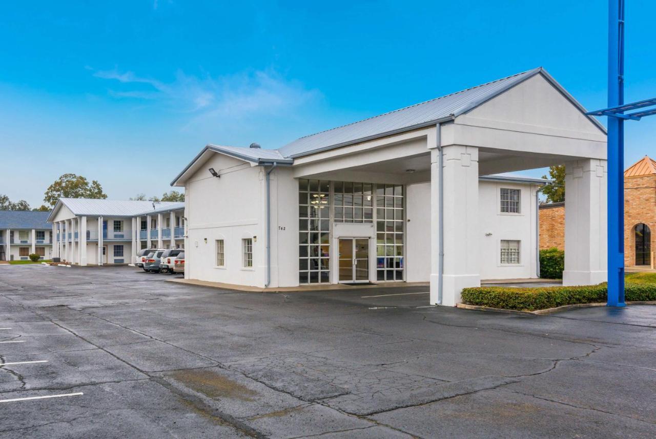 6-alexandria, La Hotel 2*